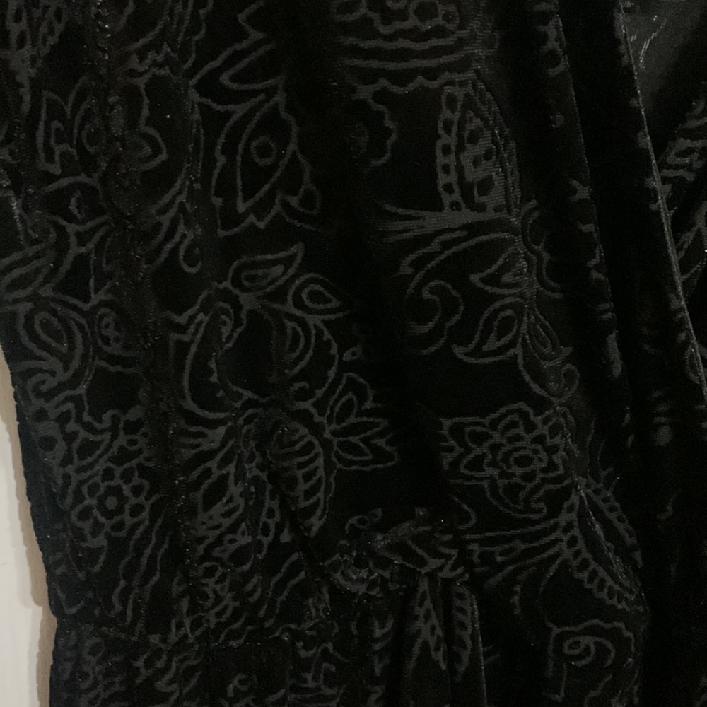 Black long sleeve, velvet romper - Picture 2 of 4